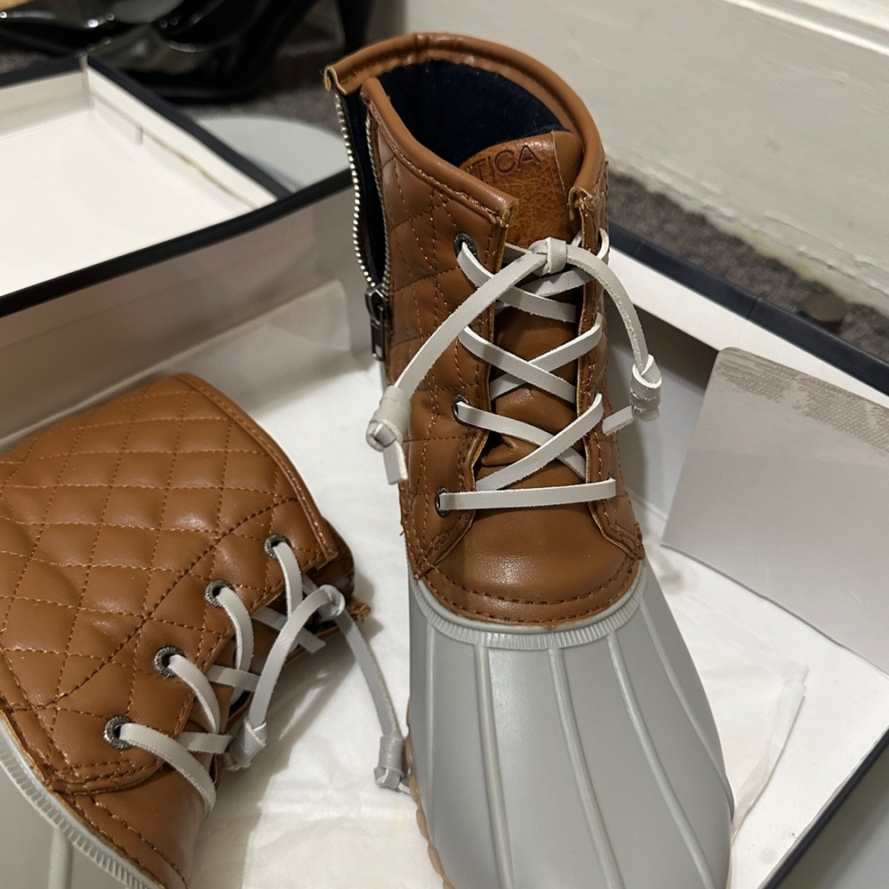 Nautica Dark Box with White Logo